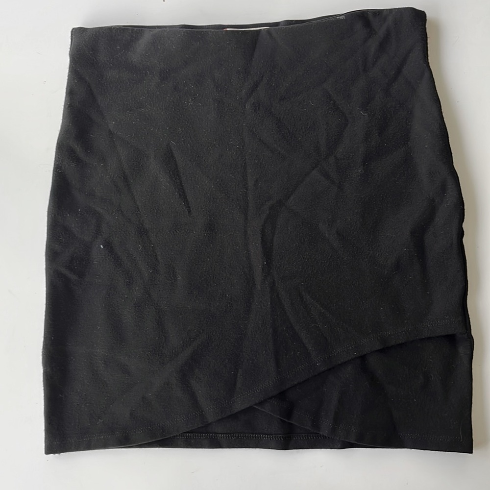 Aritzia Sunday Best Tulip Skirt